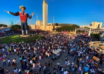 10 Famous Singers from Texas