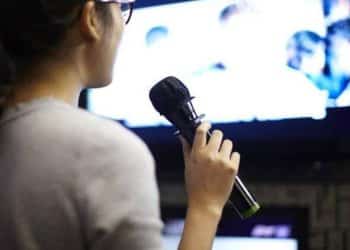 15 Best Karaoke Singers of All Time