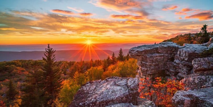 10 Famous Singers from West Virginia