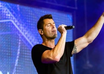 15 Best Christian Gospel Singers of All Time