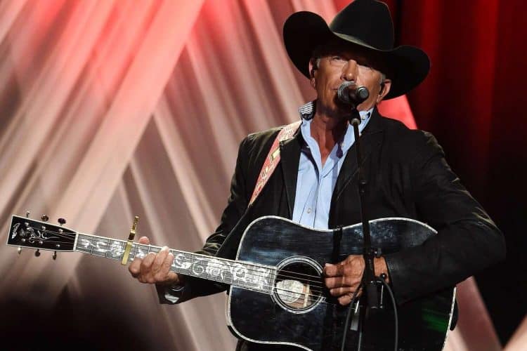 15 Best Country Singers of All Time