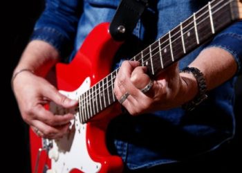 15 Best Guitar Players of All Time