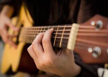 15 Best Guitar Players of All Time