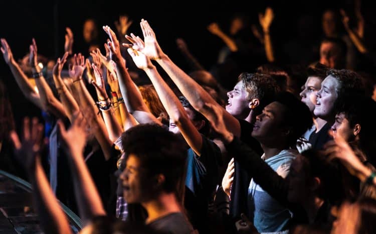 10 Best Worship Songs of All Time