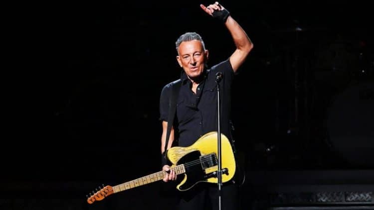 10 Best Bruce Springsteen Songs Of All Time - Singersroom.com