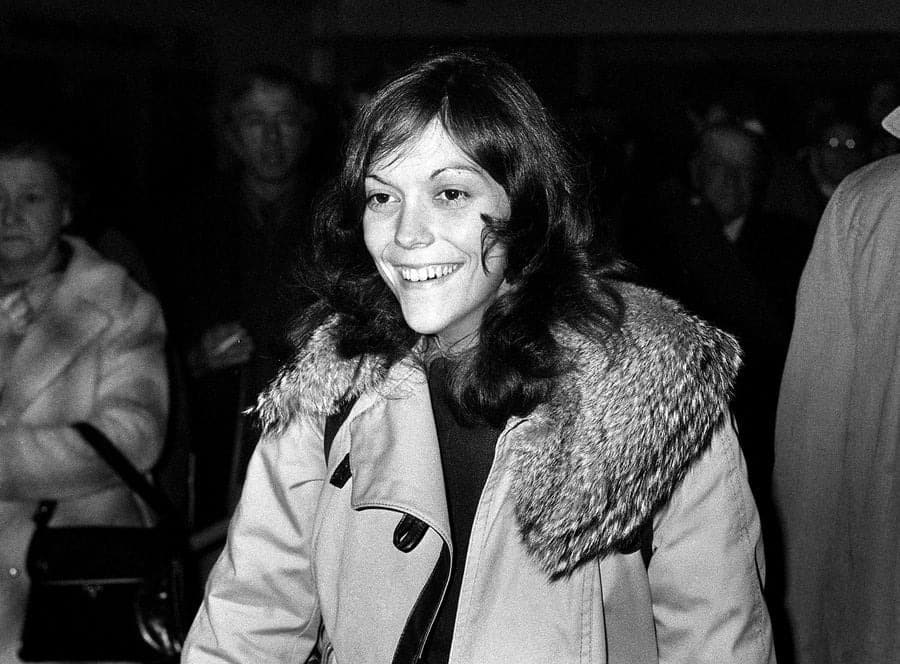 10 Best Karen Carpenter Songs of All Time - Singersroom.com