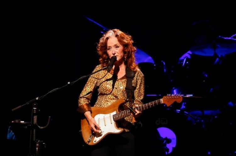 10 Best Bonnie Raitt Songs Of All Time - Singersroom.com