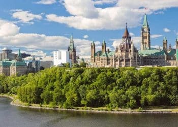 10 Famous Singers from Canada