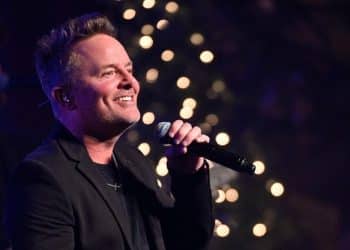 10 Best Chris Tomlin Songs of All Time