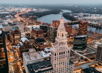 10 Famous Singers from Connecticut