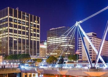 10 Famous Singers from Connecticut