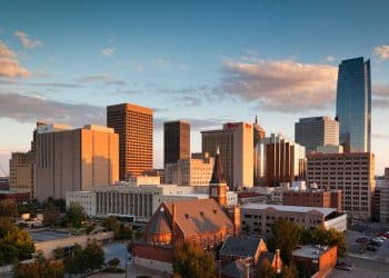 10 Famous Singers from Oklahoma