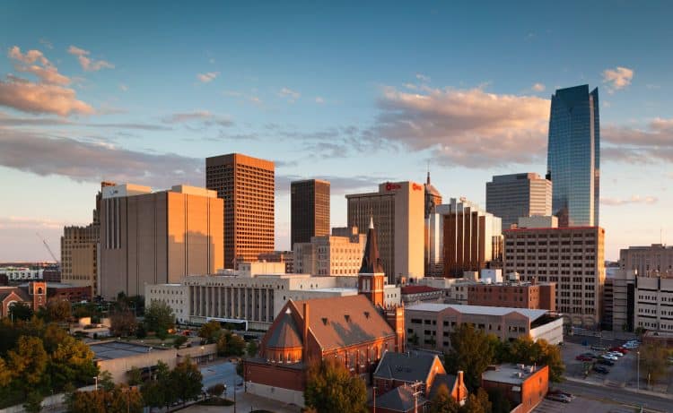 10 Famous Singers from Oklahoma