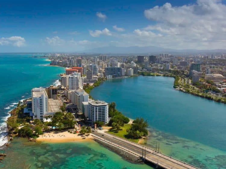 10 Famous Singers from Puerto Rico