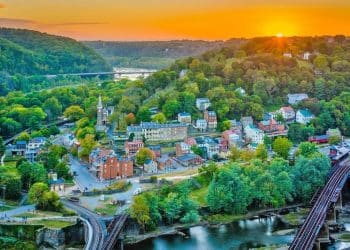 10 Famous Singers from West Virginia