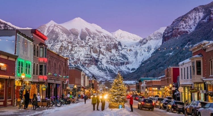 10 Famous Singers from Wyoming