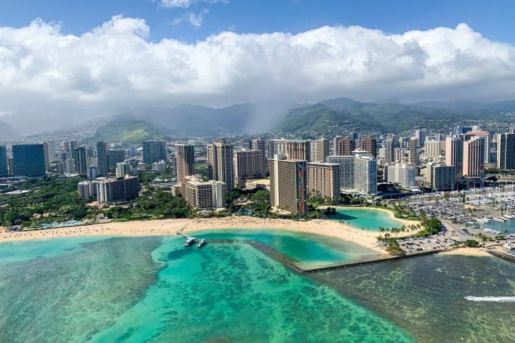 10 Famous Singers from Hawaii