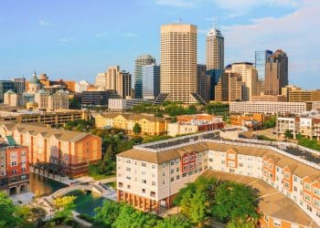 10 Famous Singers from Indiana