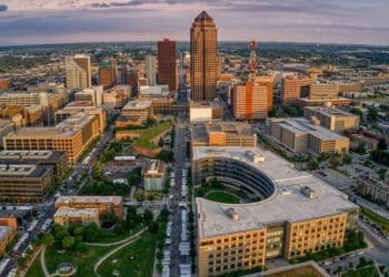 10 Famous Singers from Iowa