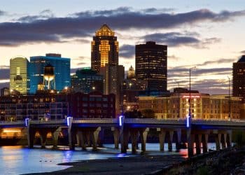 10 Famous Singers from Iowa