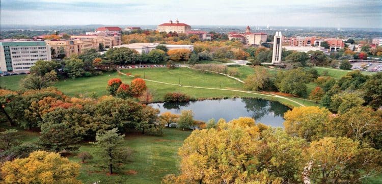 10 Famous Singers from Kansas