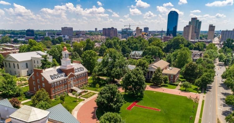 10 Famous Singers from Kentucky