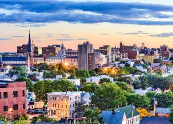 10 Famous Singers from Maine