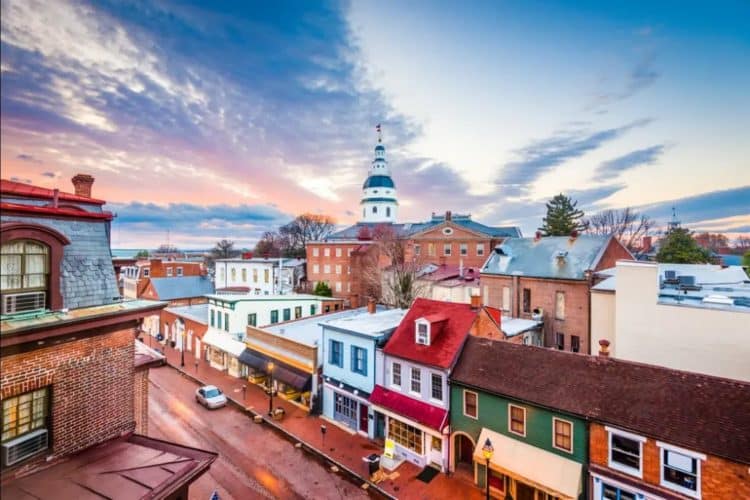 10 Famous Singers from Maryland