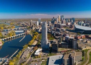 10 Famous Singers from Minnesota