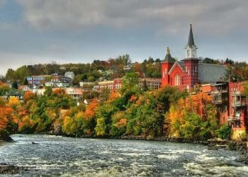 10 Famous Singers from New Hampshire