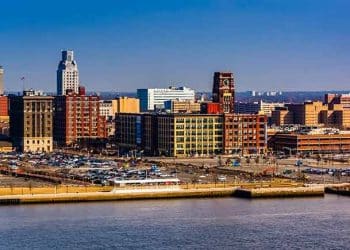 10 Famous Singers from New Jersey