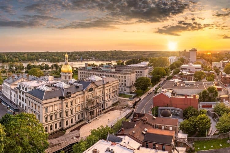 10 Famous Singers from New Jersey