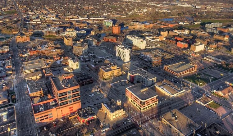 10 Famous Singers from North Dakota