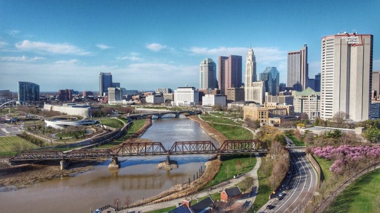 10 Famous Singers from Ohio