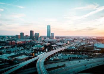 10 Famous Singers from Oklahoma