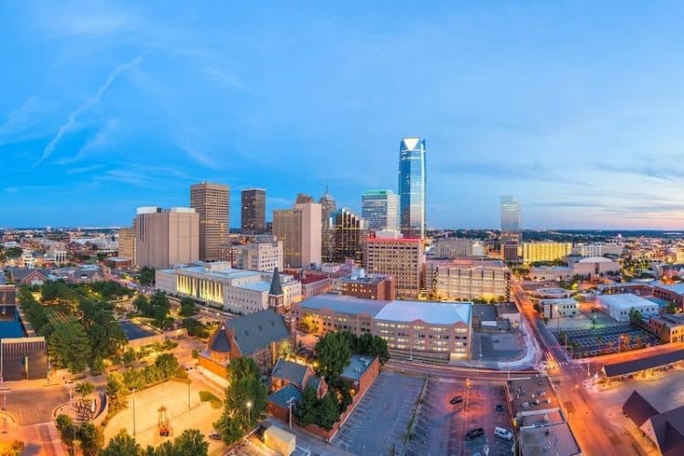 10 Famous Singers from Oklahoma