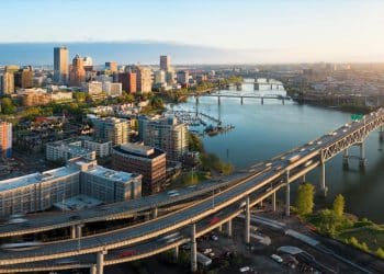 10 Famous Singers from Oregon