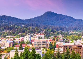 10 Famous Singers from Oregon