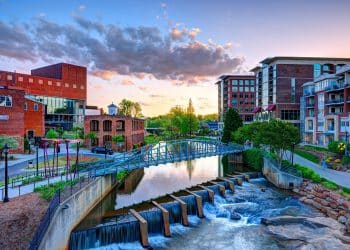 10 Famous Singers from South Carolina