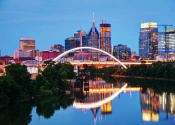 10 Famous Singers from Tennessee