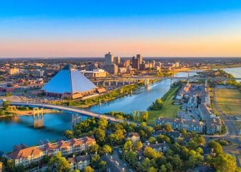 10 Famous Singers from Tennessee