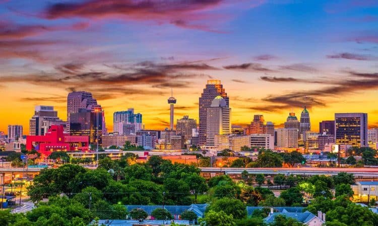 10 Famous Singers from Texas