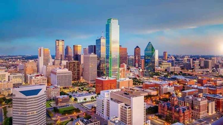 10 Famous Singers from Texas