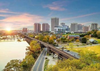 10 Famous Singers from Virginia