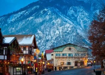 10 Famous Singers from Washington