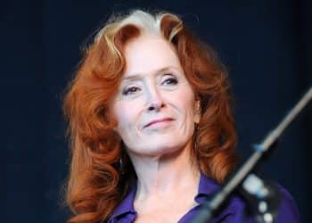 10 Best Bonnie Raitt Songs of All Time