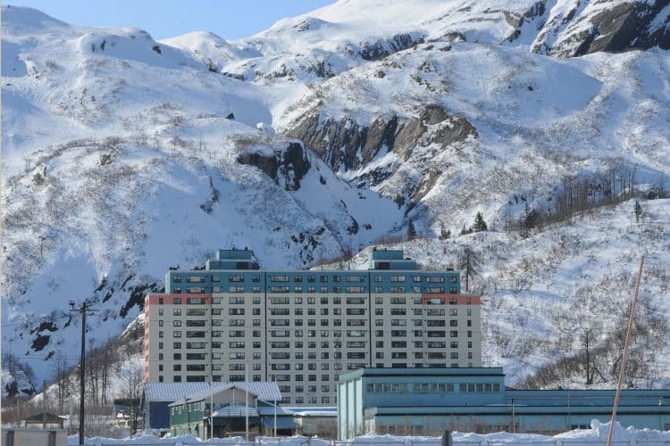 10 Famous Singers from Alaska