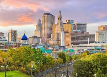 10 Famous Singers from Connecticut