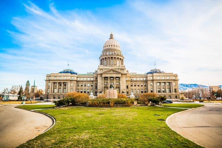 10 Famous Singers from Idaho