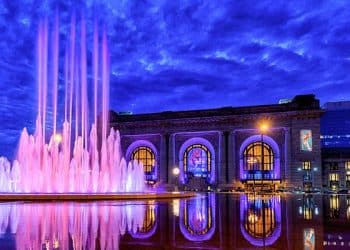 10 Famous Singers from Kansas